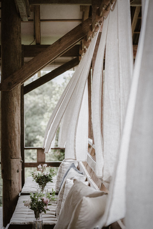 about-curtains-in-the-wind-2